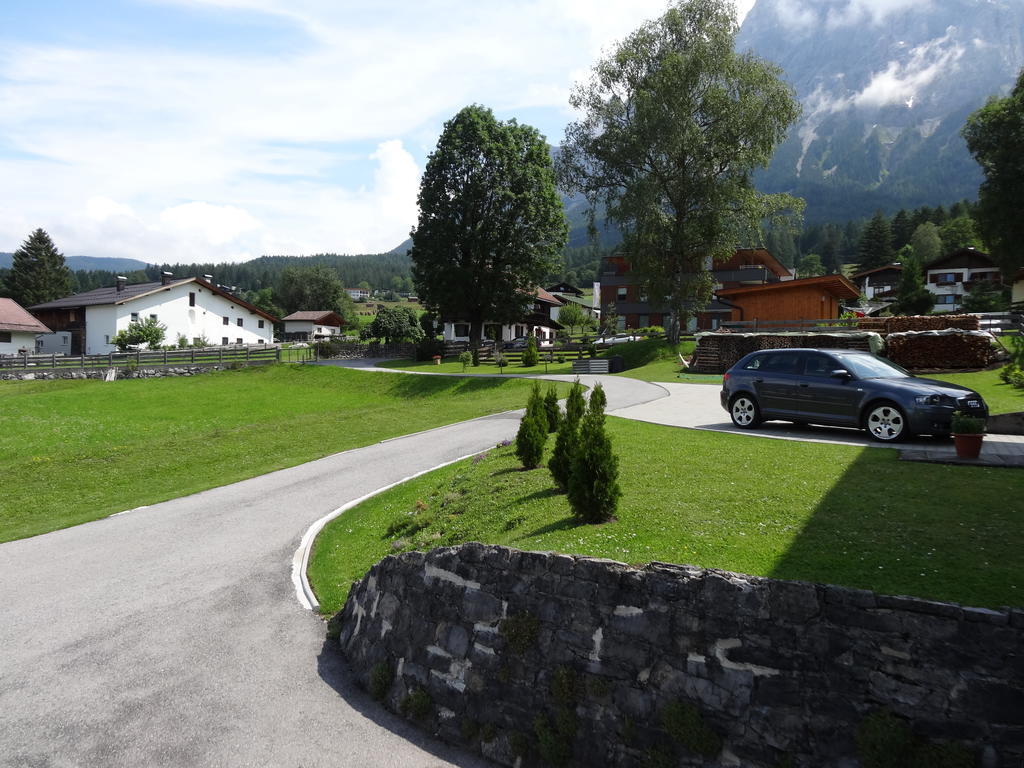 Bed and Breakfast Haus Karl'S Ruh Ehrwald Exterior foto